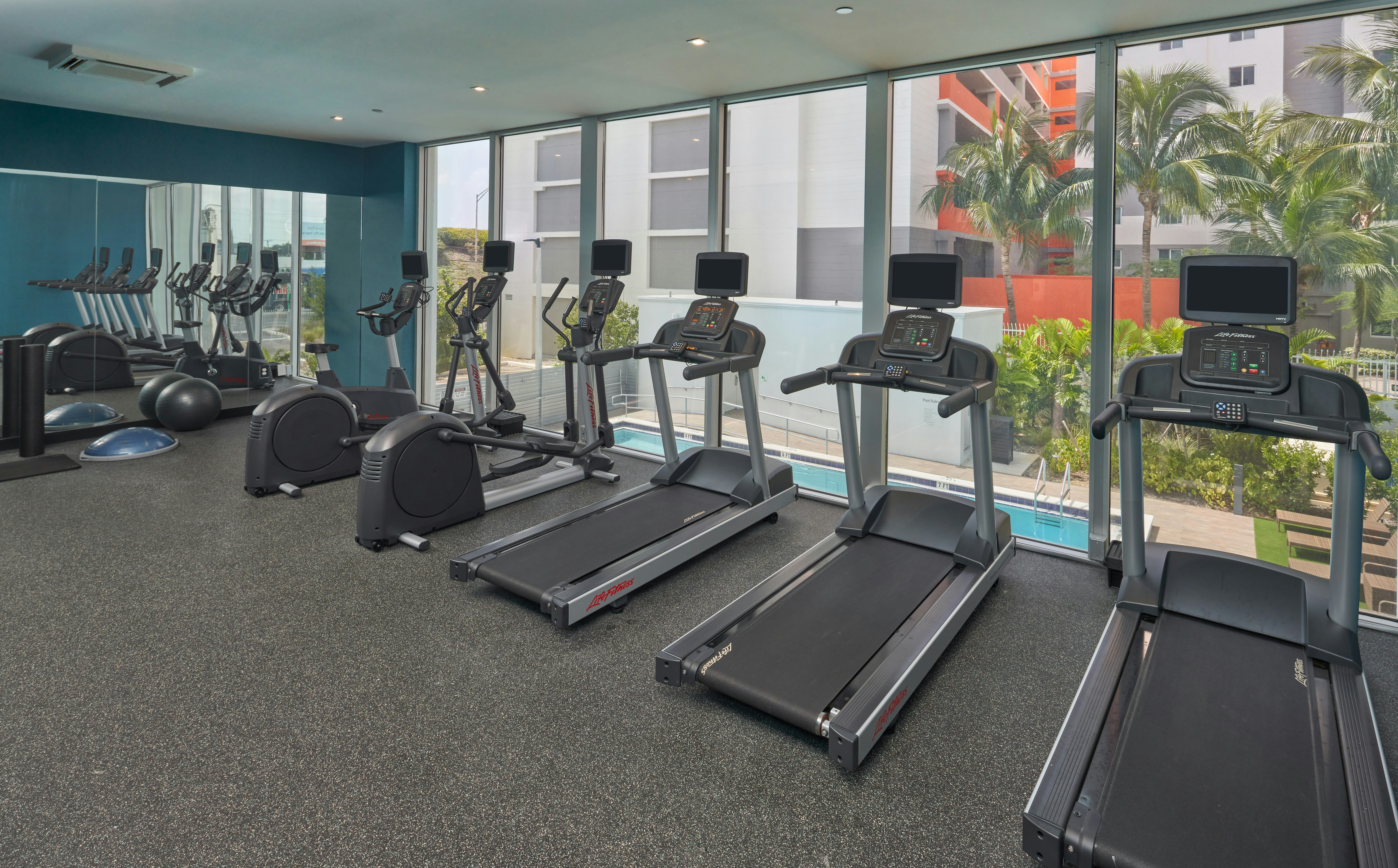 DoubleTree by Hilton Miami North I-95 26/34