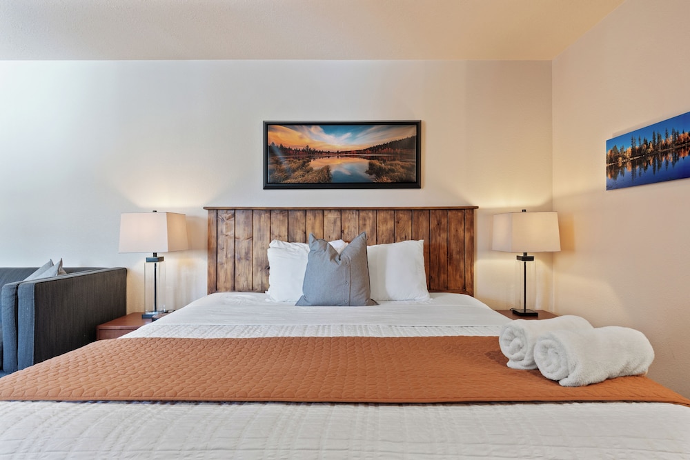 Duck Creek Village Inn 8/50