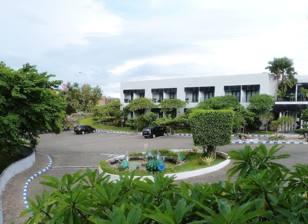 Tanjung Kodok Beach Resort 32/38