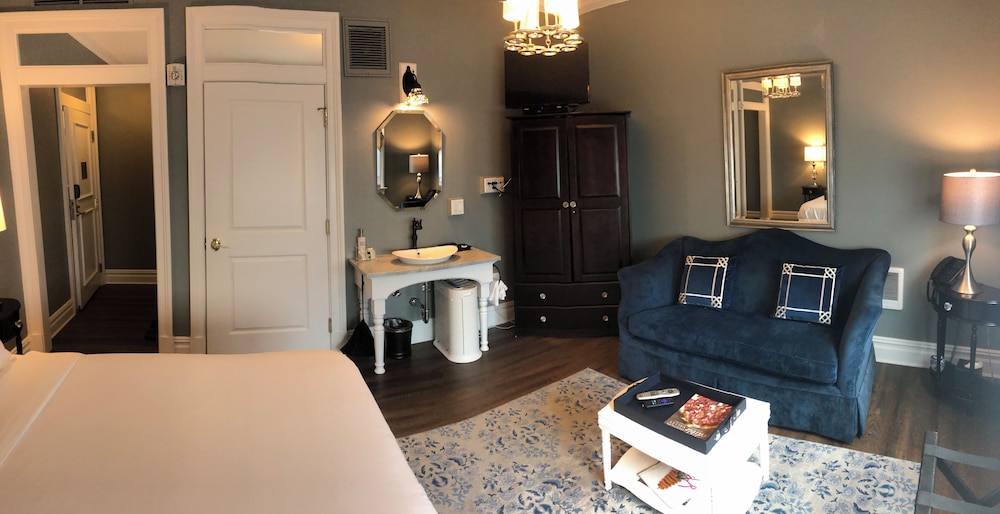 The Dutchess Inn and Spa at Beacon 40/50