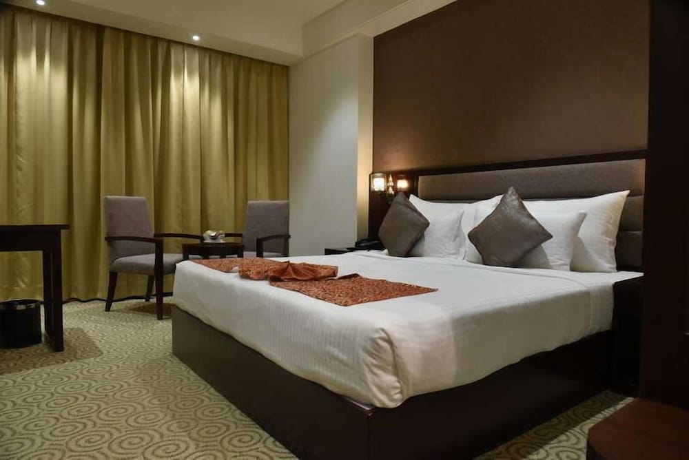 Pride Hotel And Convention Centre 14/50