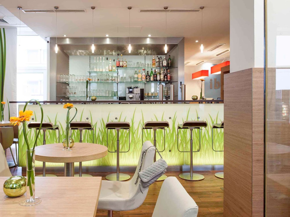 Ibis Dusseldorf Hauptbahnhof 52/67