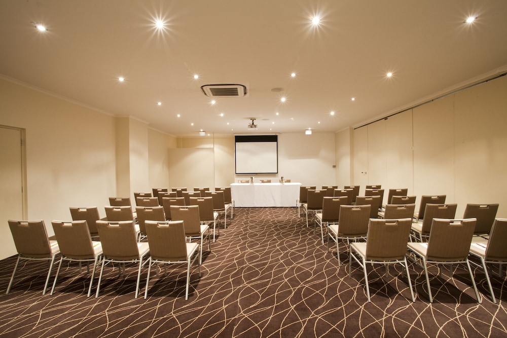 Mercure Canberra 34/41