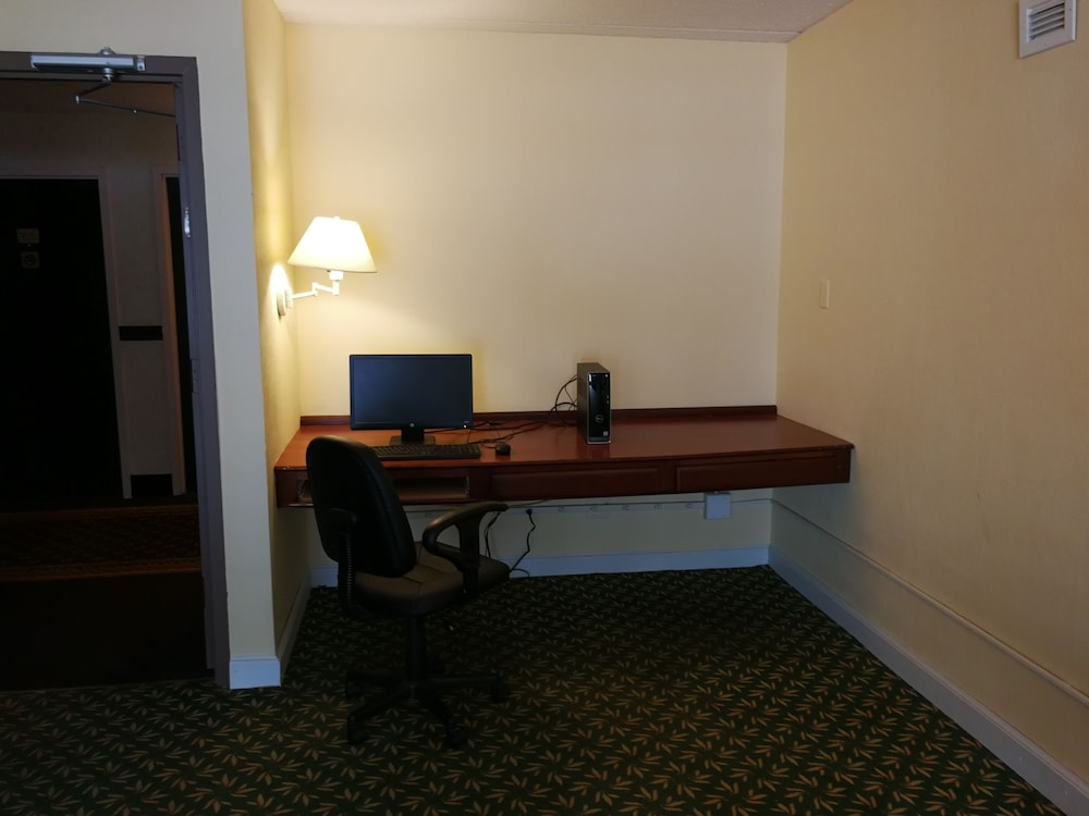 Mystic River Hotel & Suites 5/50