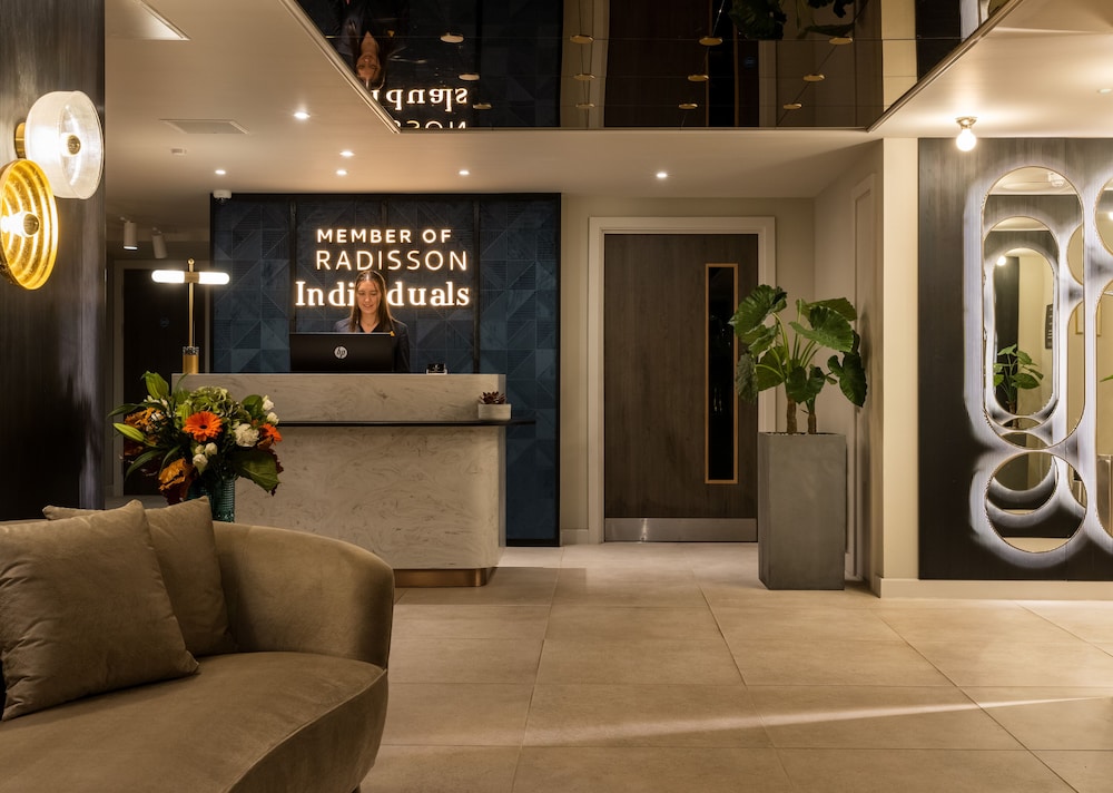 River Ness Hotel, a member of Radisson individuals 12/64