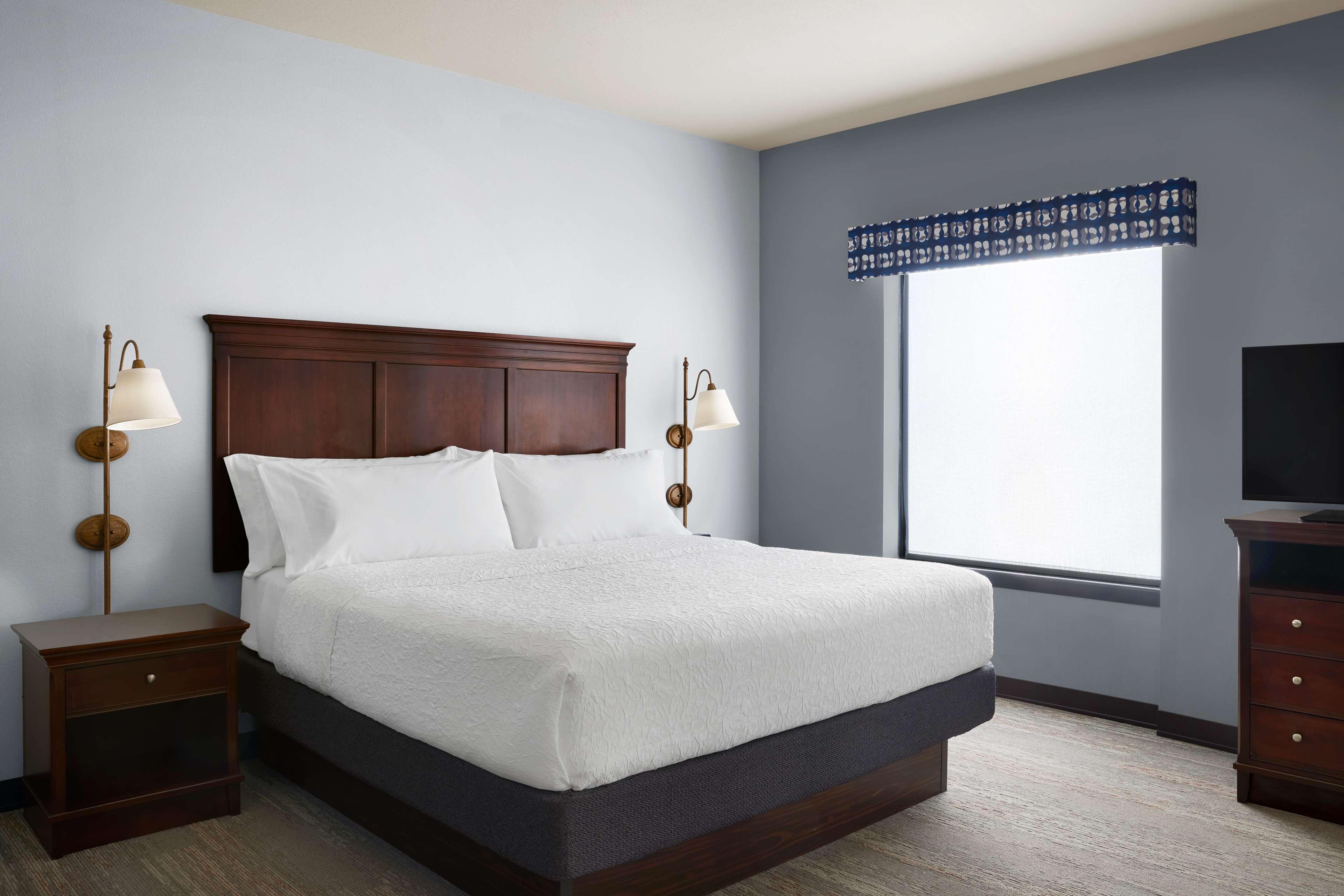 STUDIO, SUITE, KING BED, SOFA
