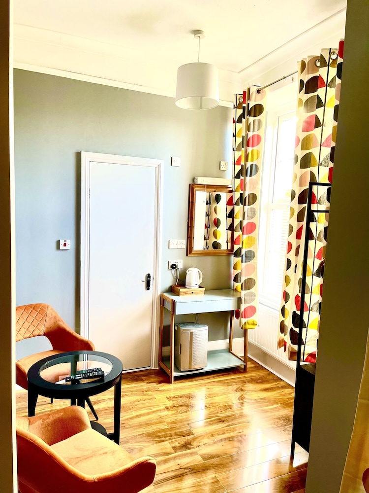 Westbank Hotel - Guest House 35/50
