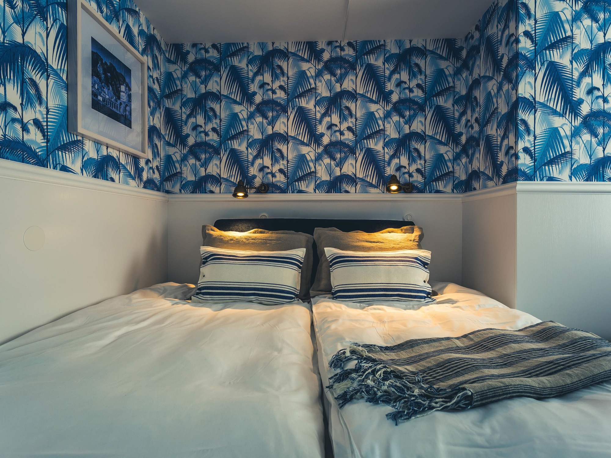 CLASSIC, TWIN BEDS