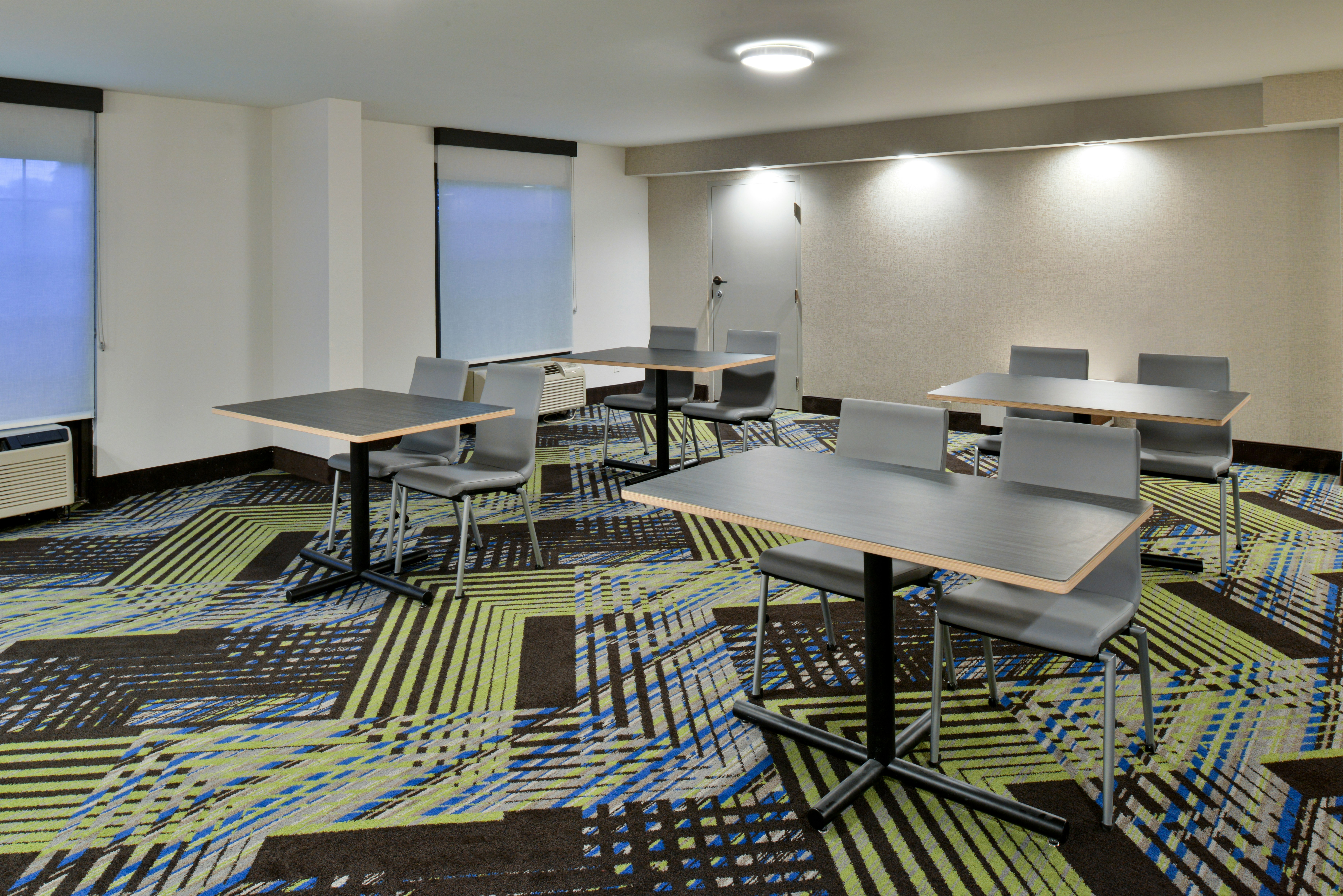 Holiday Inn Express Winston Salem Downtown West 51/56