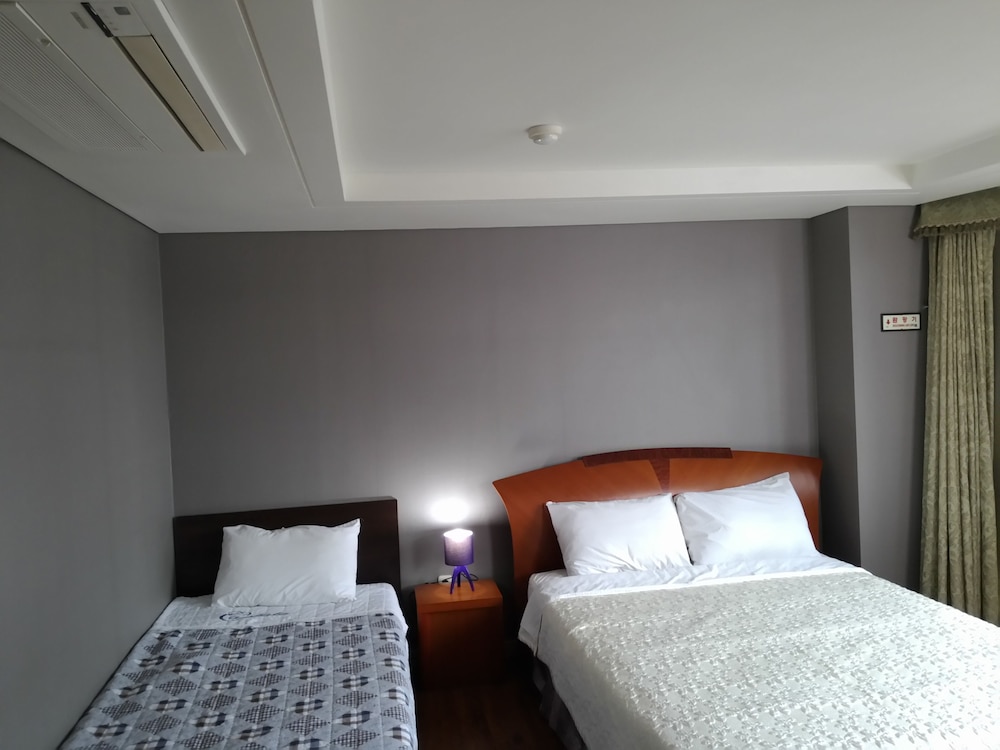 Sungsanpo Sky Hotel 10/34