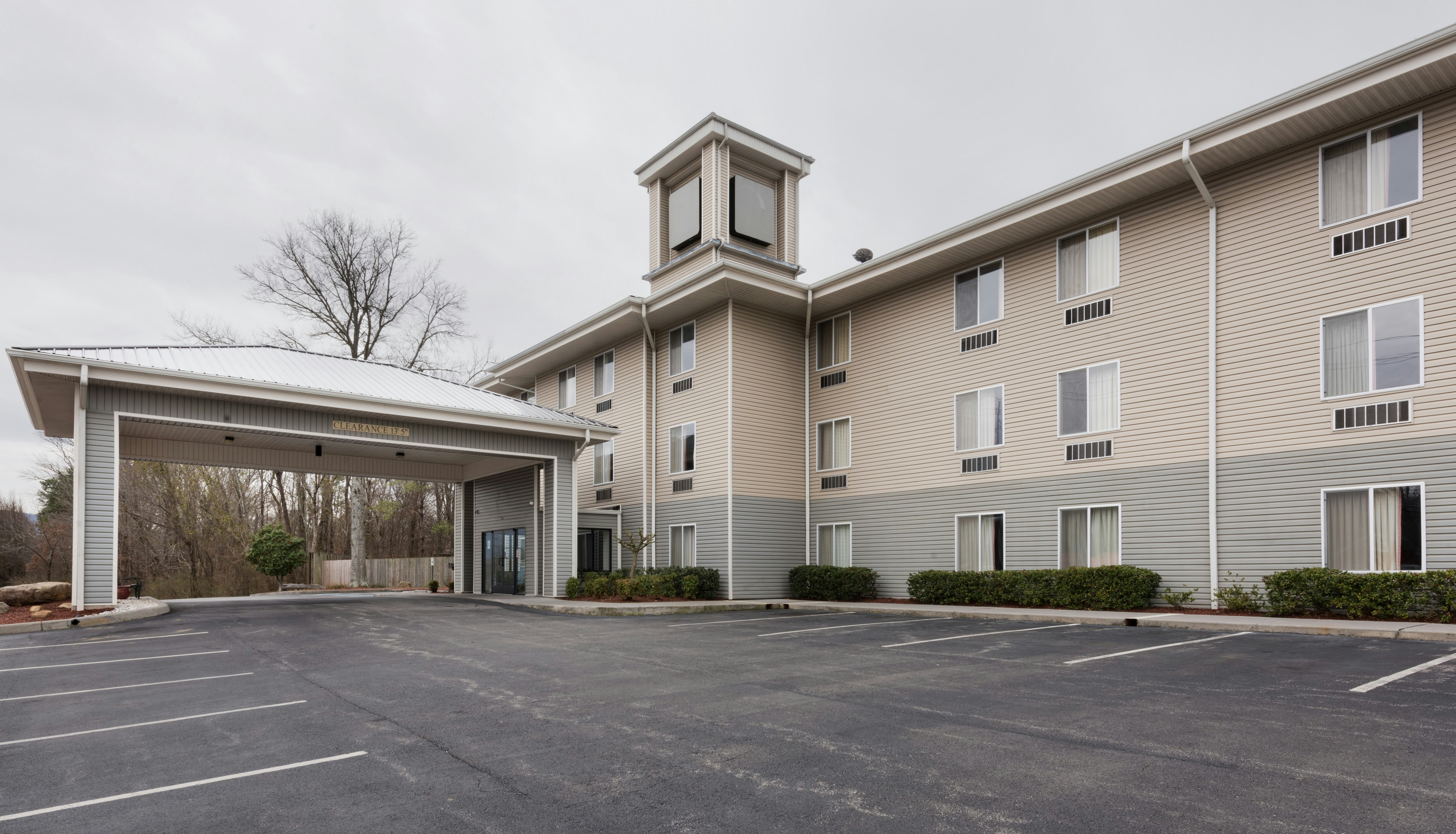 Red Roof Inn Etowah 46/49