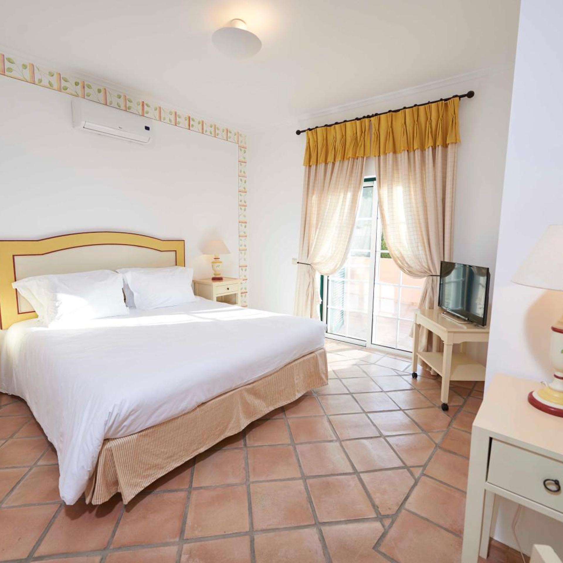 3 Bedrooms, Town House, with Pool