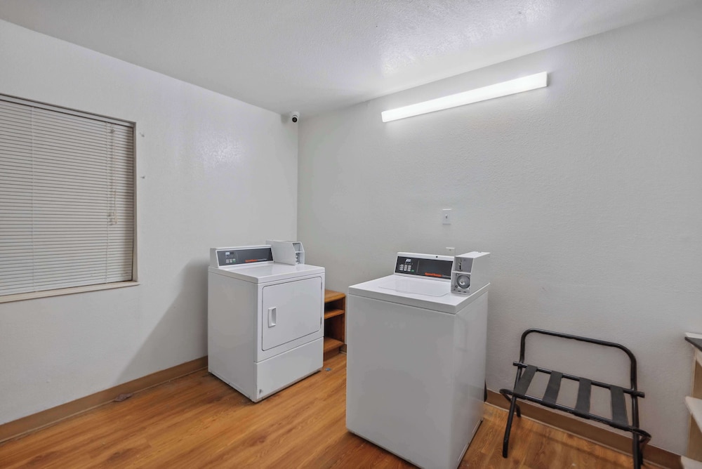 Motel6 Normal, IL - Bloomington Area 32/39