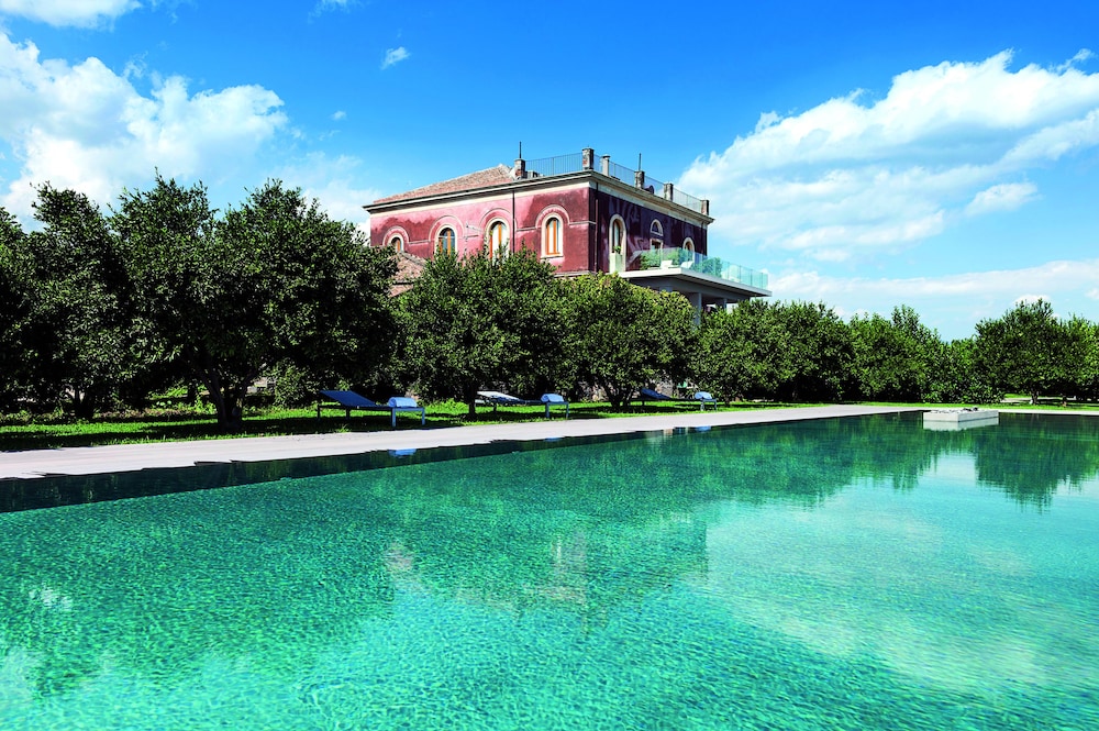 Zash Country Boutique Hotel 64/69