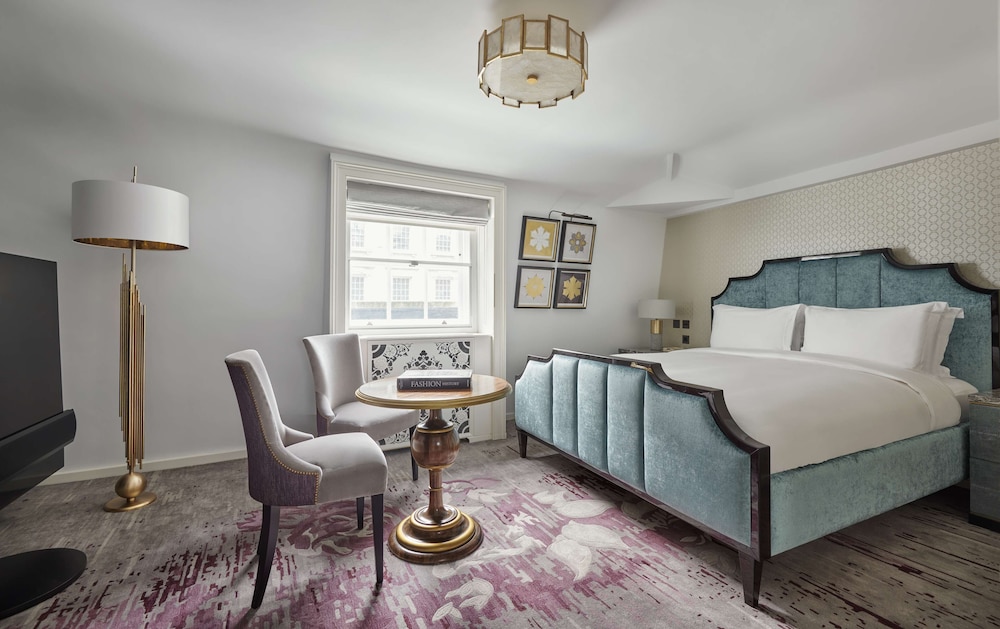 2 BEDROOMS, TOWN HOUSE