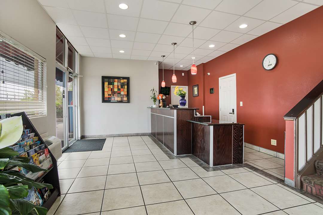 Americas Best Value Inn Tulsa at I-44 12/44
