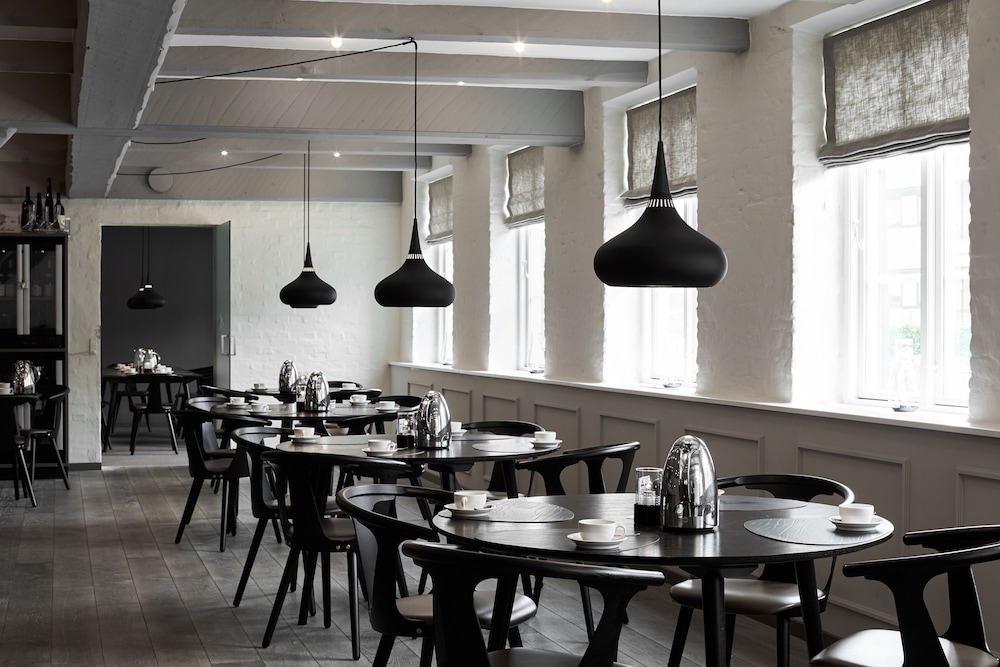 GENTOFTE HOTEL 35/59
