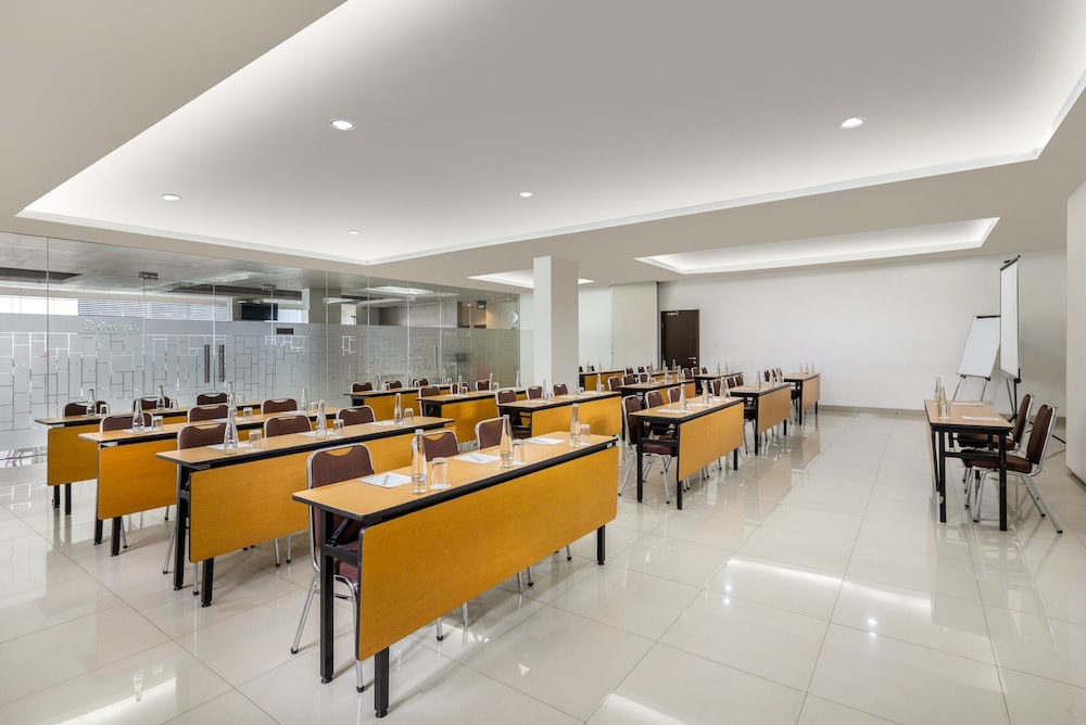 Amaris La Codefin Kemang 41/57