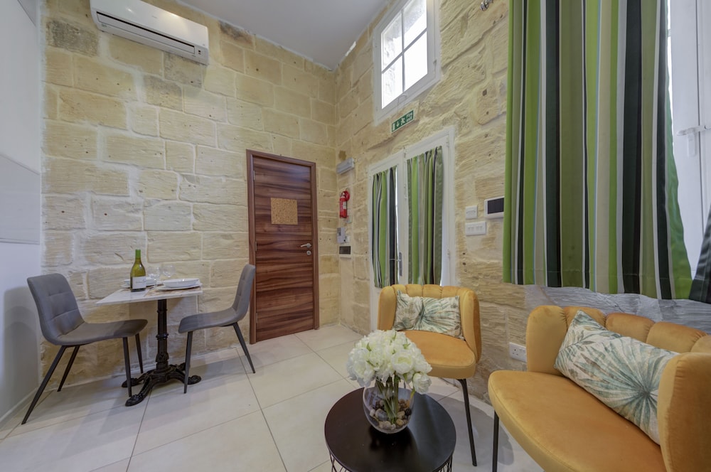 Tritoni harbour suites 27/55
