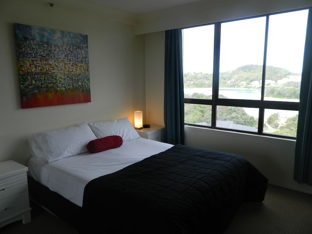 ROYAL PALM RESORT 14/80