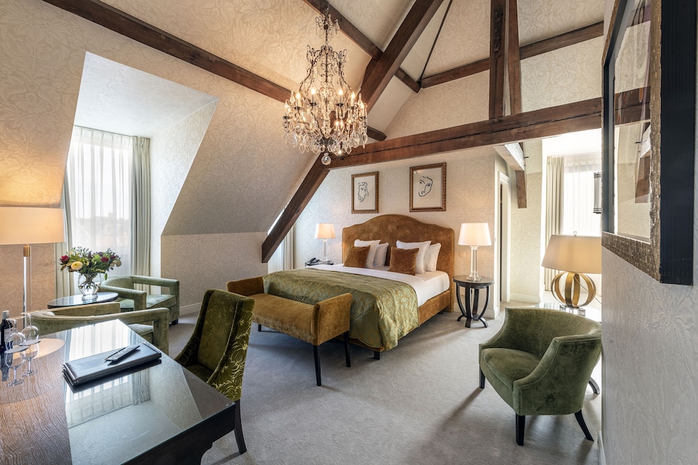 The Queen Loft.