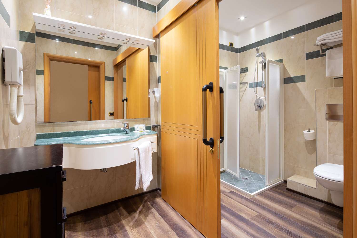Best Western Maison B Hotel 25/25