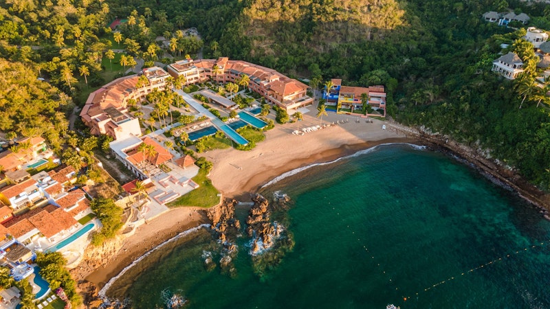 El Careyes Club and Residences 31/35