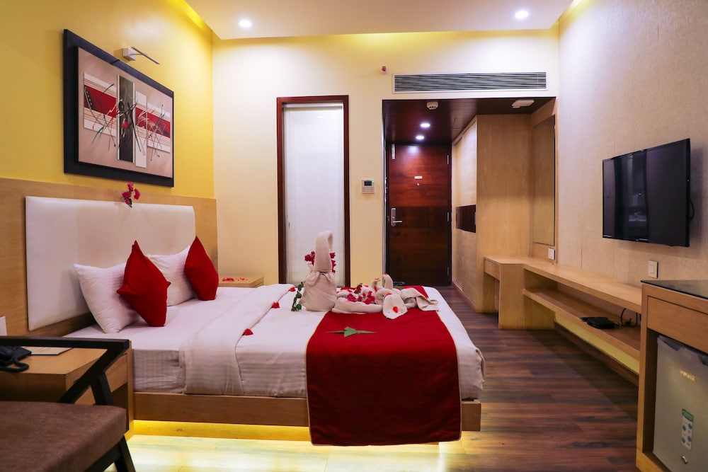DELUXE, DOUBLE BED, COURTYARD VIEW