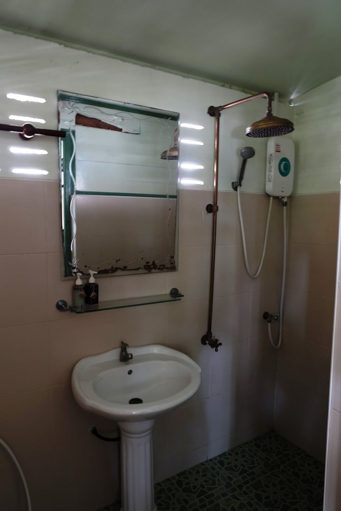 Baanrak Amphawa Homestay 55/61