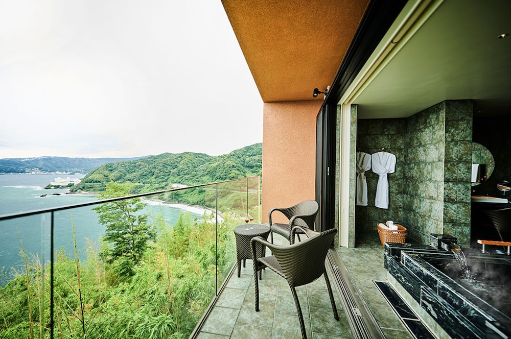 The Hiramatsu Hotels & Resorts Atami 41/66