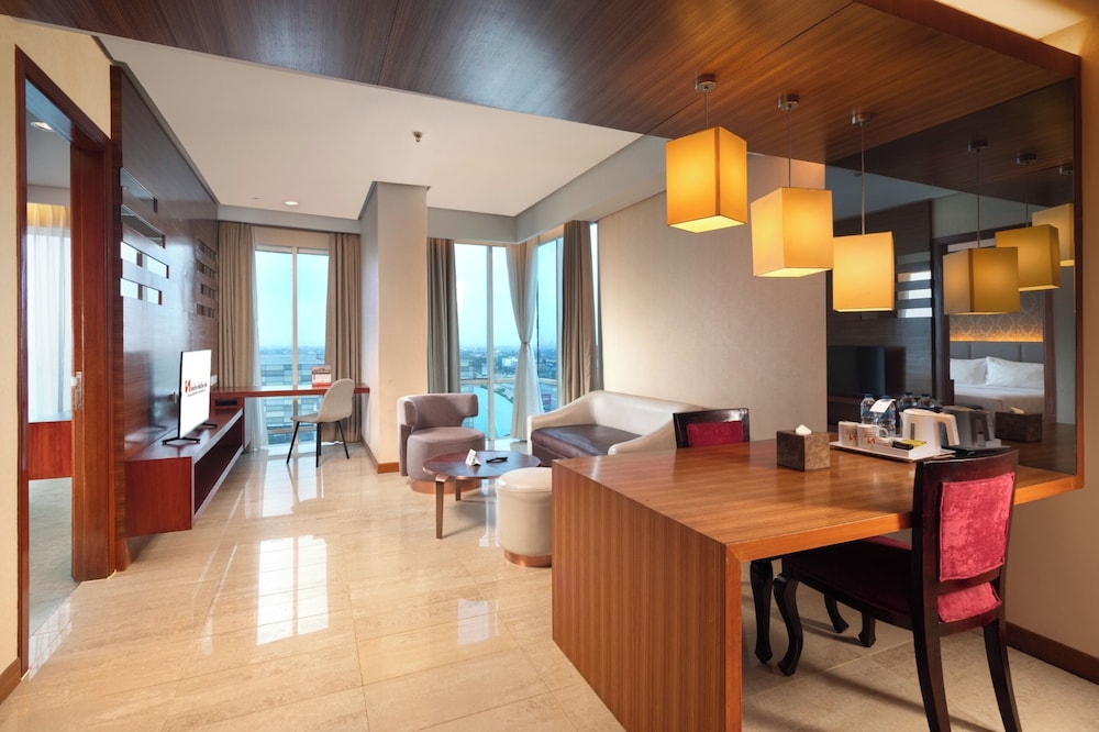 SWISS-BELINN SKA PEKANBARU 55/64