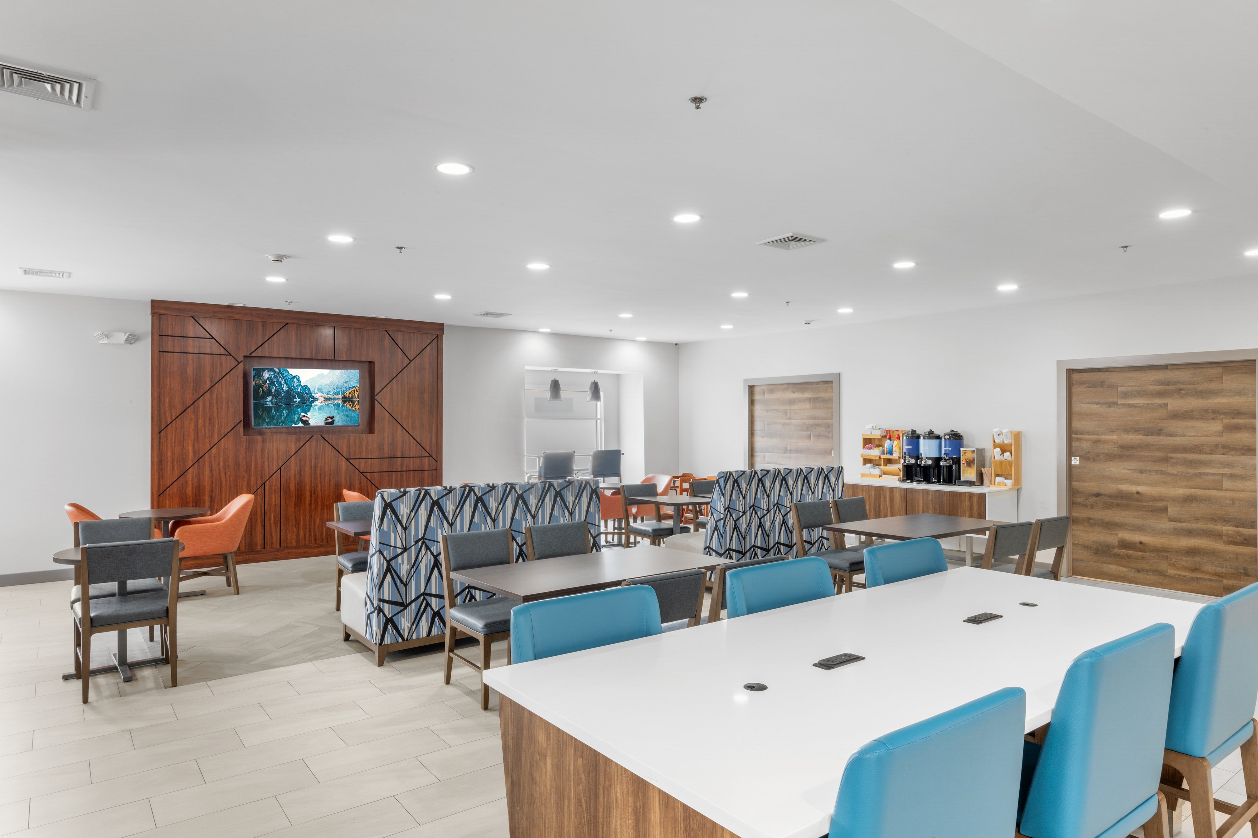 Holiday Inn Express Newington 44/50