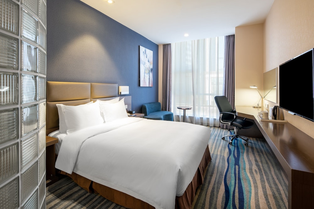 Standard, Queen Bed, Atrium View، Holiday Inn Express SHENYANG NORTH STATION 5/8