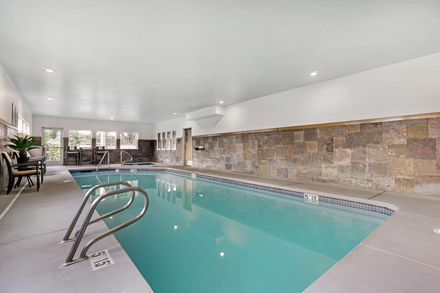 Best Western Plus Yakima Hotel 33/61