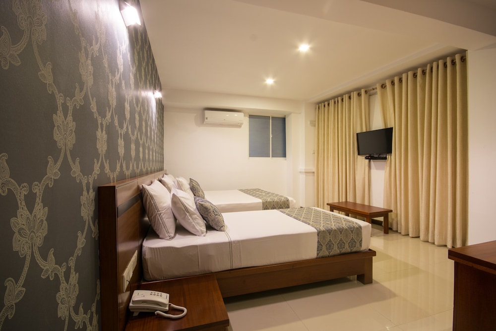 Ceyloni Inn 6/58
