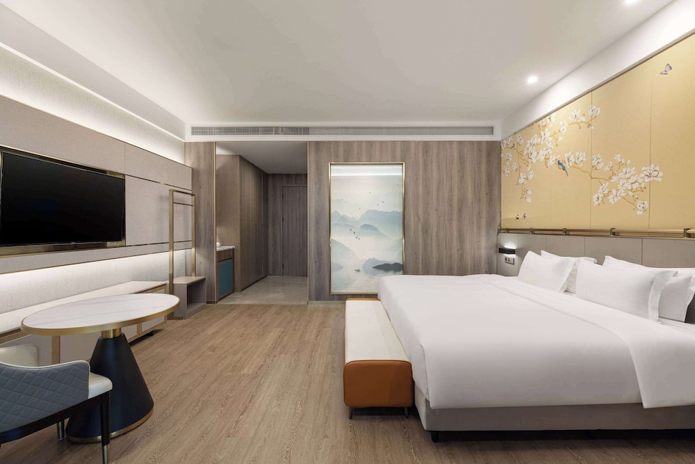 Executive, King Bed