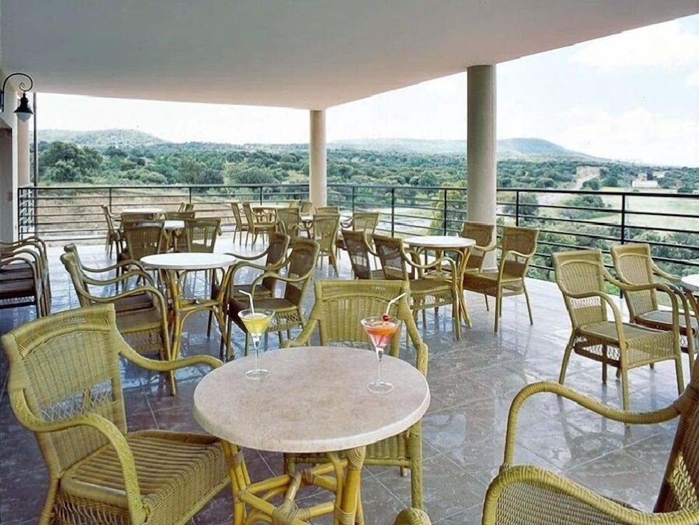 Hotel Mafalda De Castilla 26/43