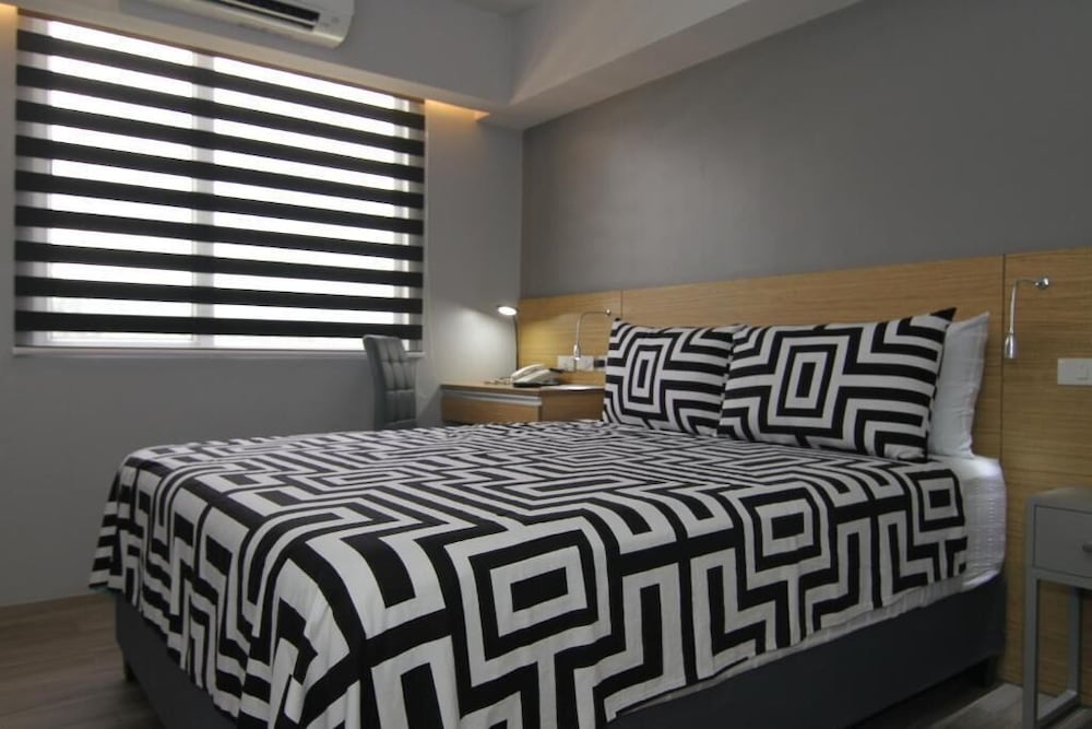 Cebu Hotel Plus 12/55