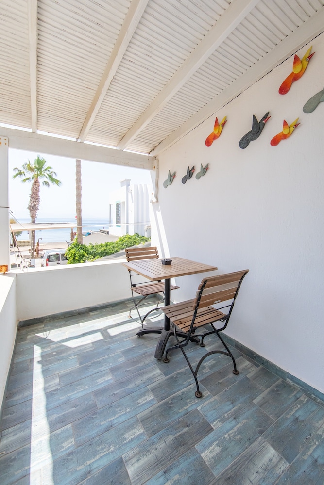 Kefi Beach And Suites 9/50