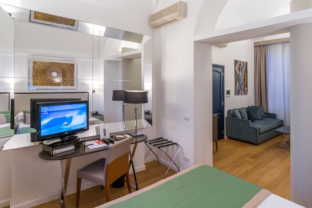 Les Diamants Spanish Steps Suite 27/46