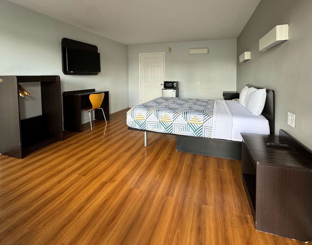 Motel6 Delano, CA 16/38