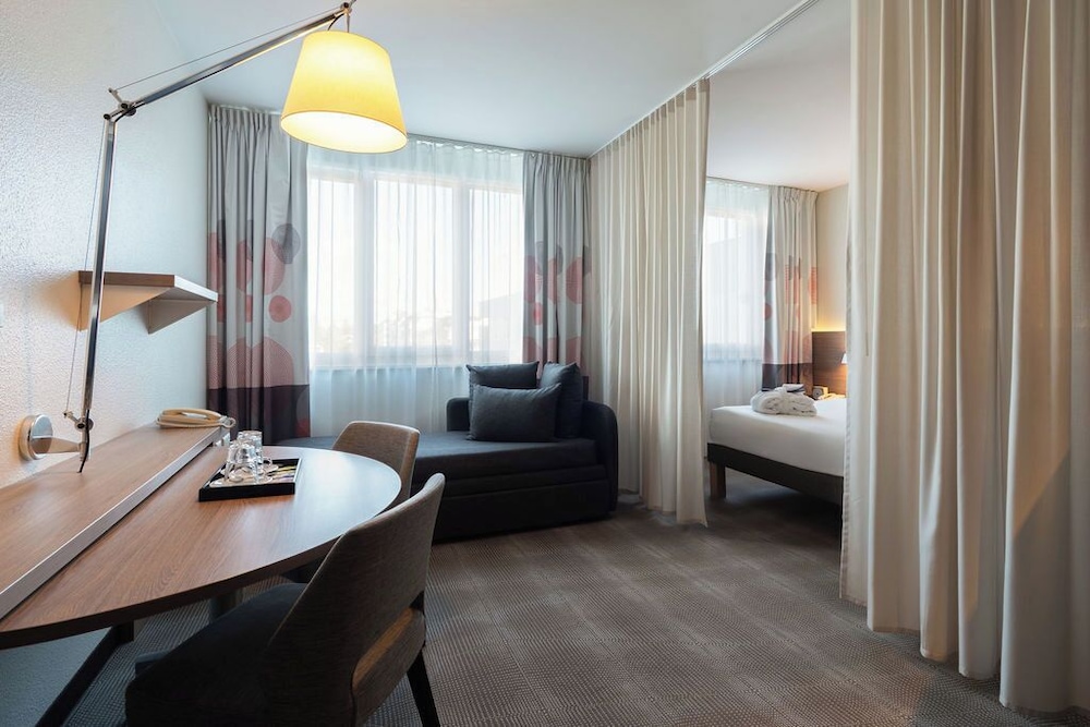 Novotel Suites Geneve Aeroport 43/74