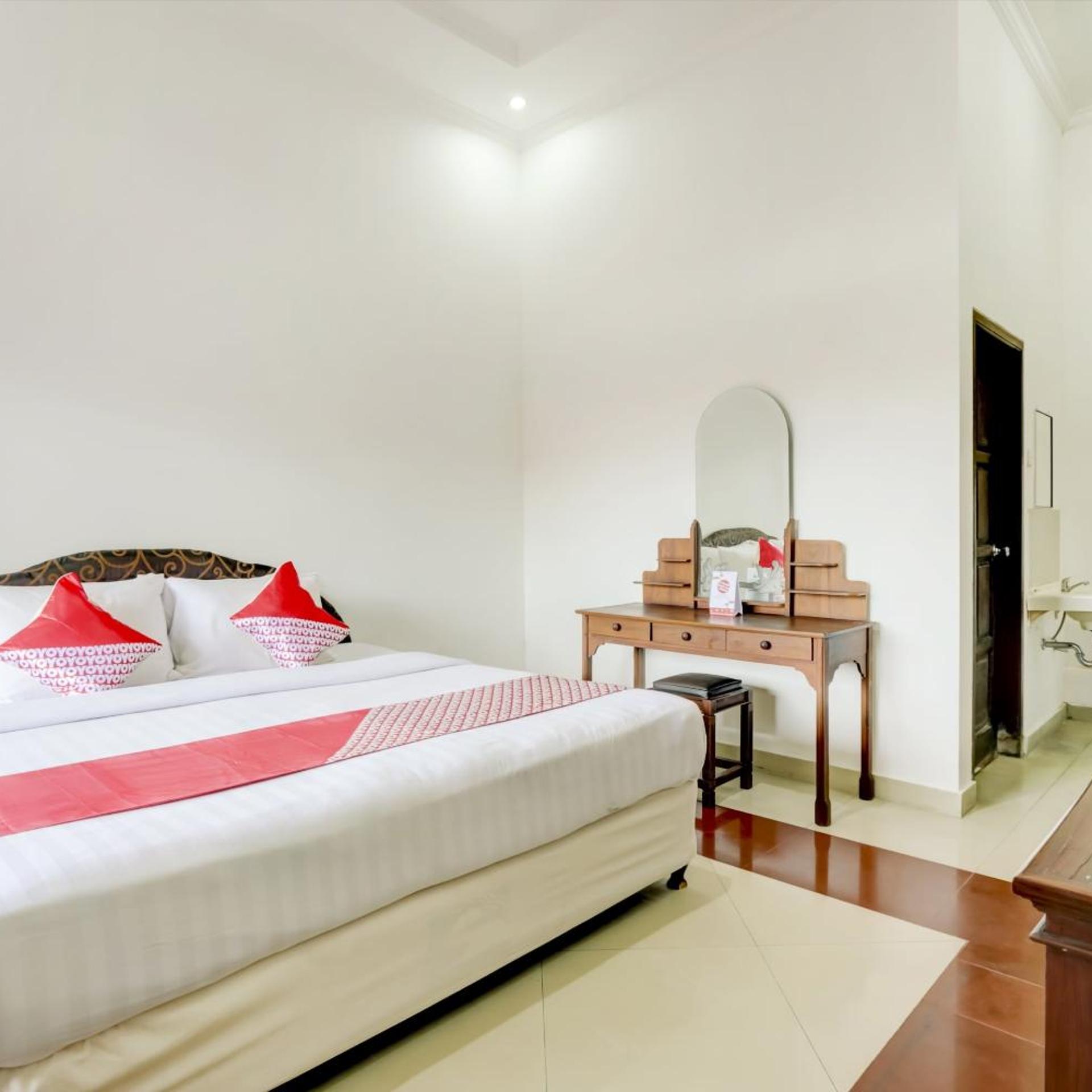 DELUXE, DOUBLE BED