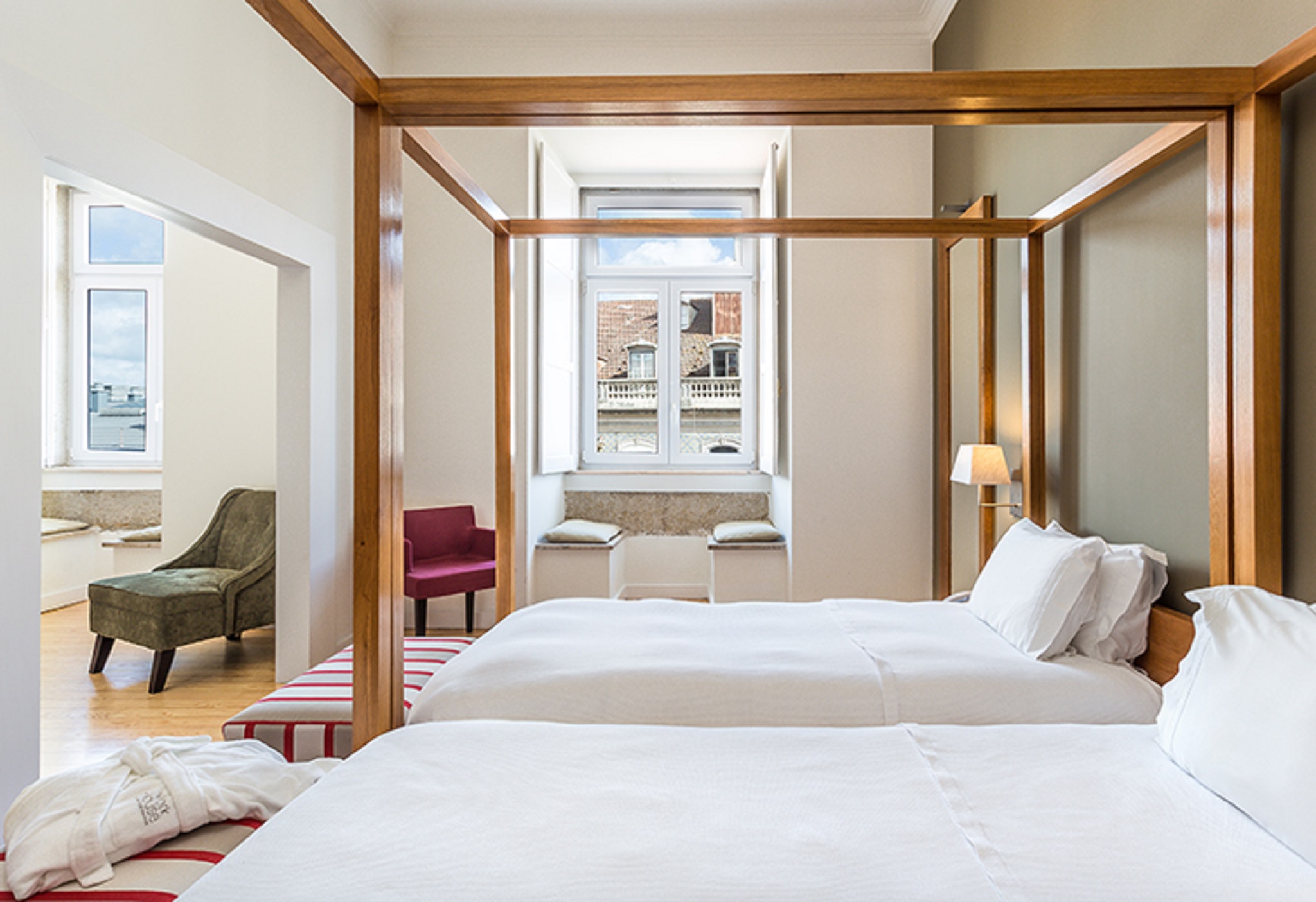 Junior Suite, Single