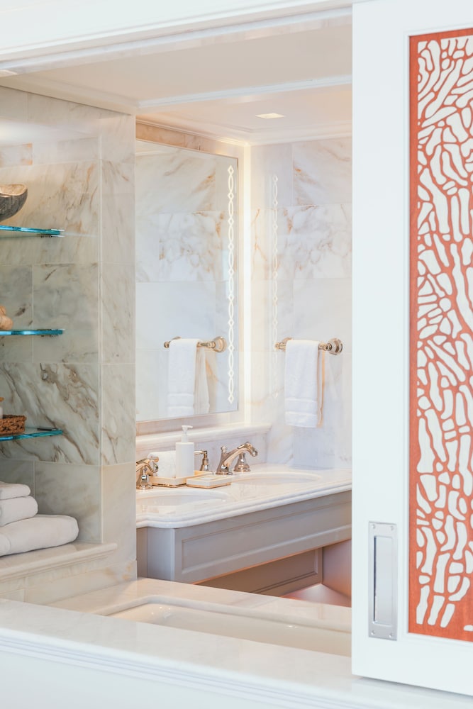 Premium, Studio, 2 Queen Beds, Ocean Front، Surf and Sand Hotel 7/10