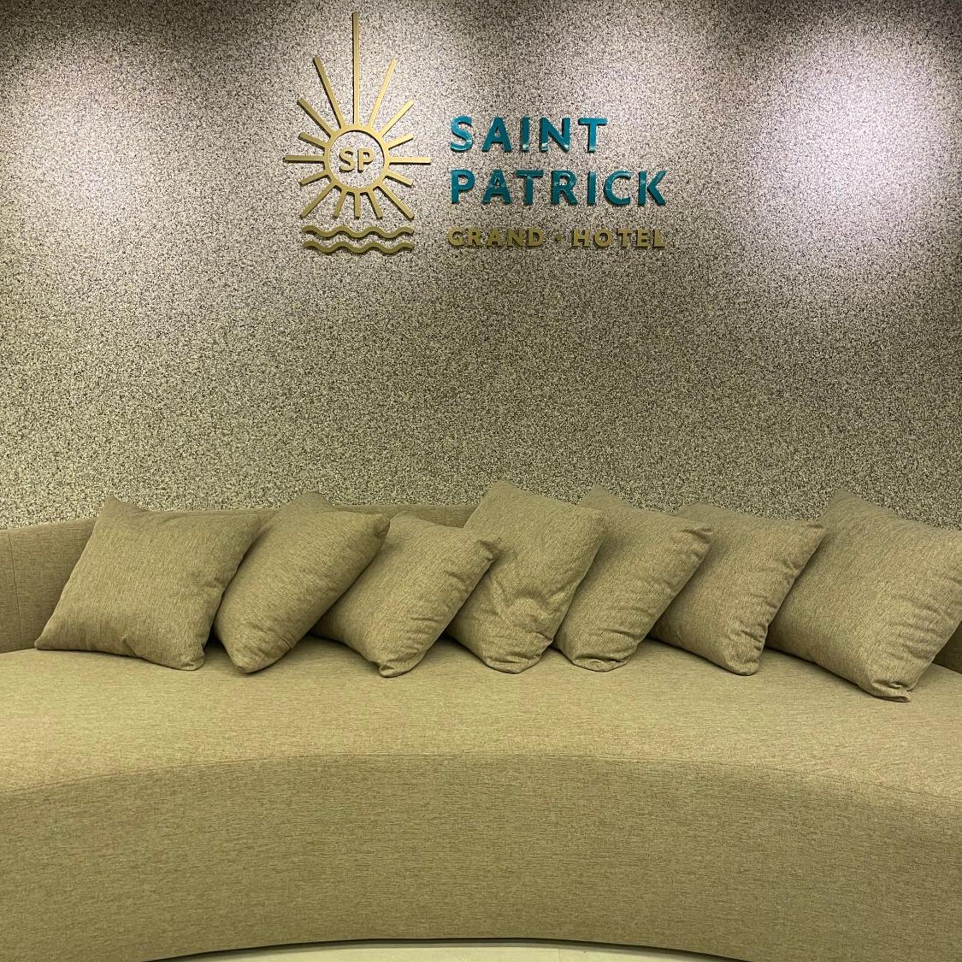 Saint Patrick Grand Hotel 33/40