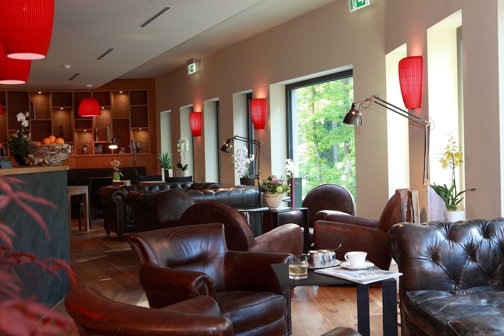 THE SEVEN HOTEL 28/48