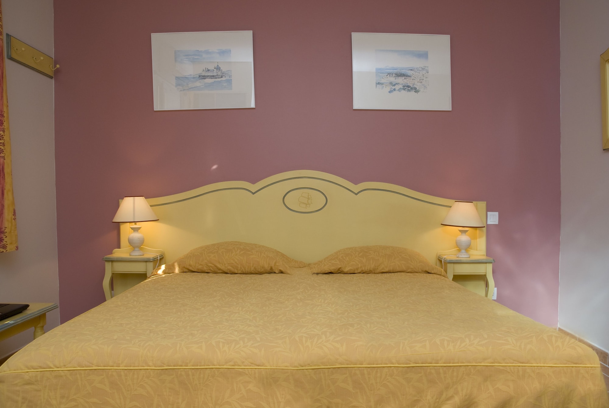 STANDARD, DOUBLE BED