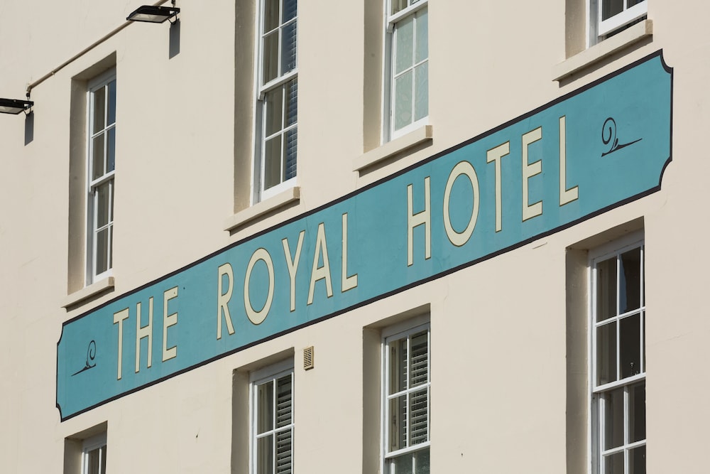 Royal Hotel 5/69