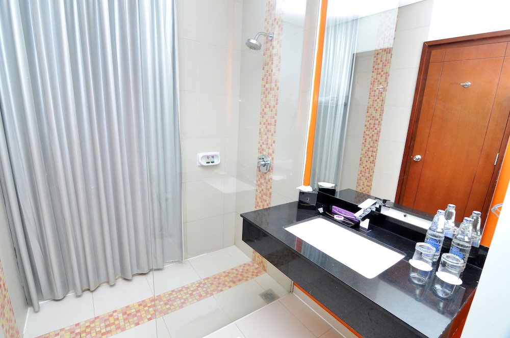 Quest Hotel Simpang Lima Semarang 60/60